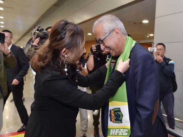 泡妞xxxx