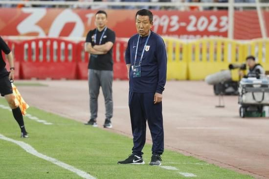 两个小男生输了脱裤子